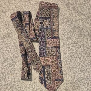Elegant Patterned Men's Tie